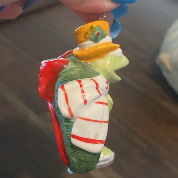 Vintage 1980 Jim Henson Muppets, Kermit The Frog in Ice Skates, Christmas Wreath - Picture 4 of 14